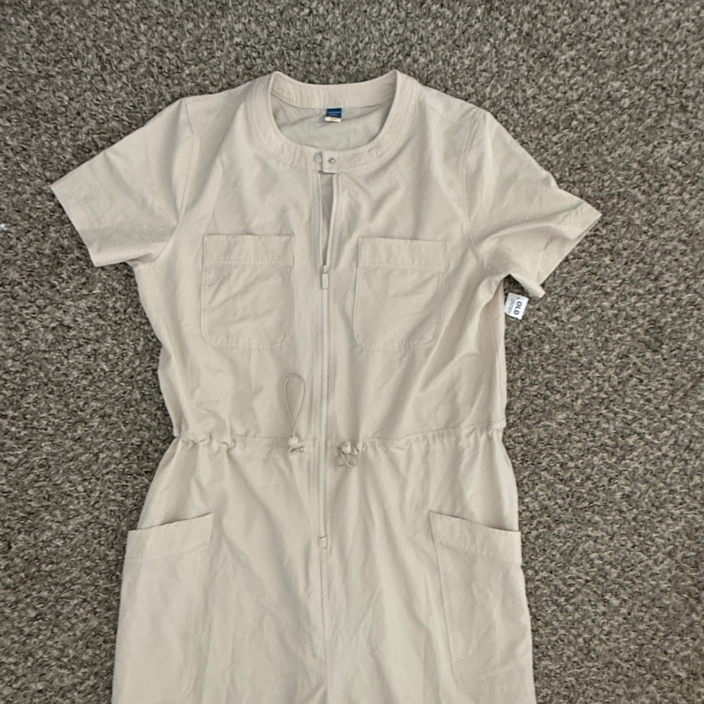 Old Navy Womens StretchTech Utility Jumpsuit Beige Short Sleeve Tall Medium - Picture 4 of 12